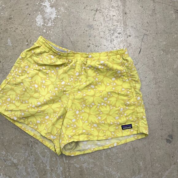 Patagonia Shorts Womens Medium Yellow Floral Barely Baggies 57058 No Liner AOP - Picture 8 of 16